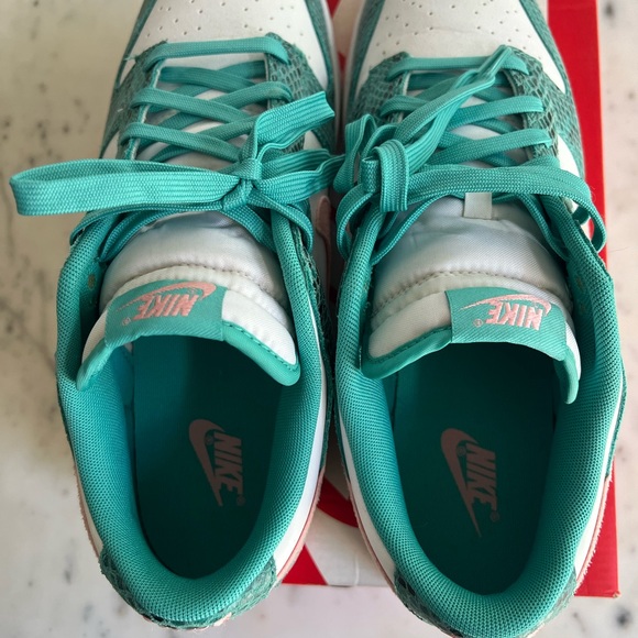Nike Dunk Low ME washed teal/bleached coral snakeskin - Picture 2 of 8